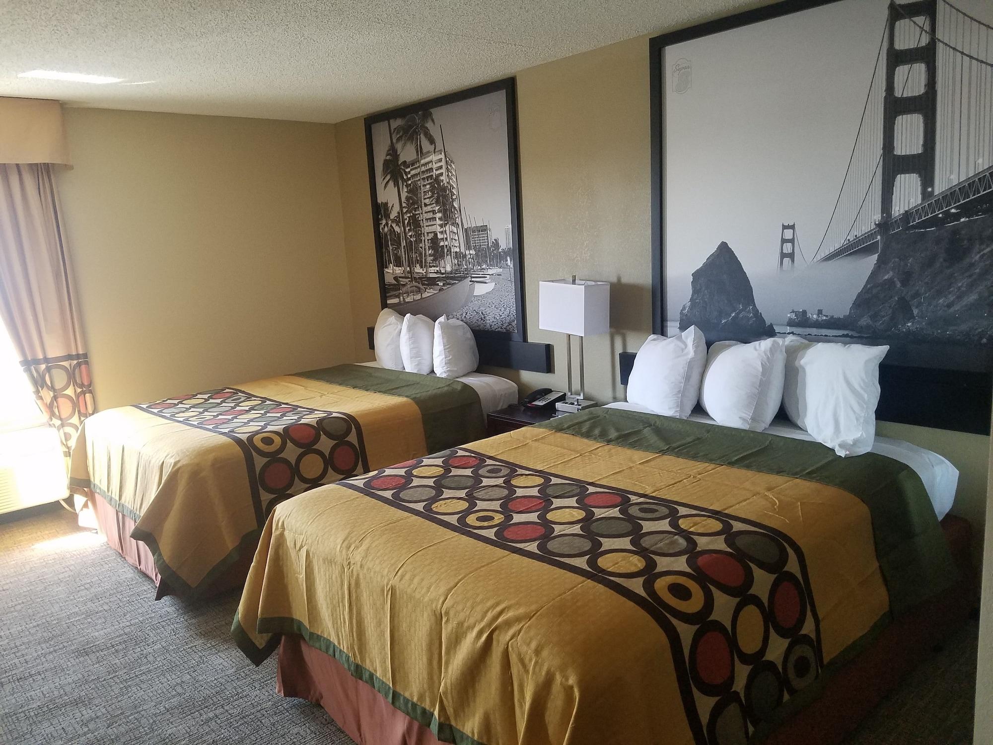 Super 8 By Wyndham North