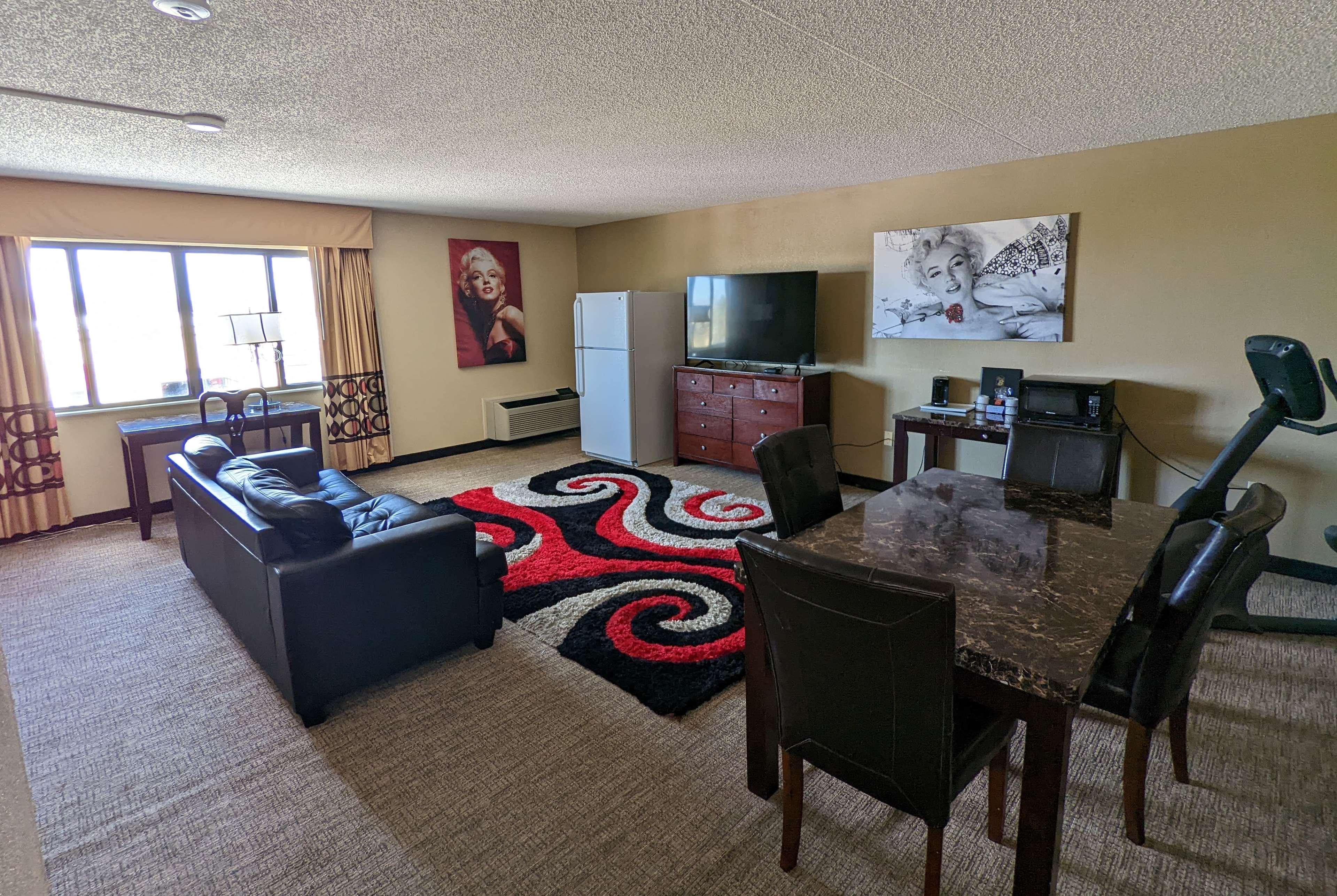 Super 8 By Wyndham North Wichita