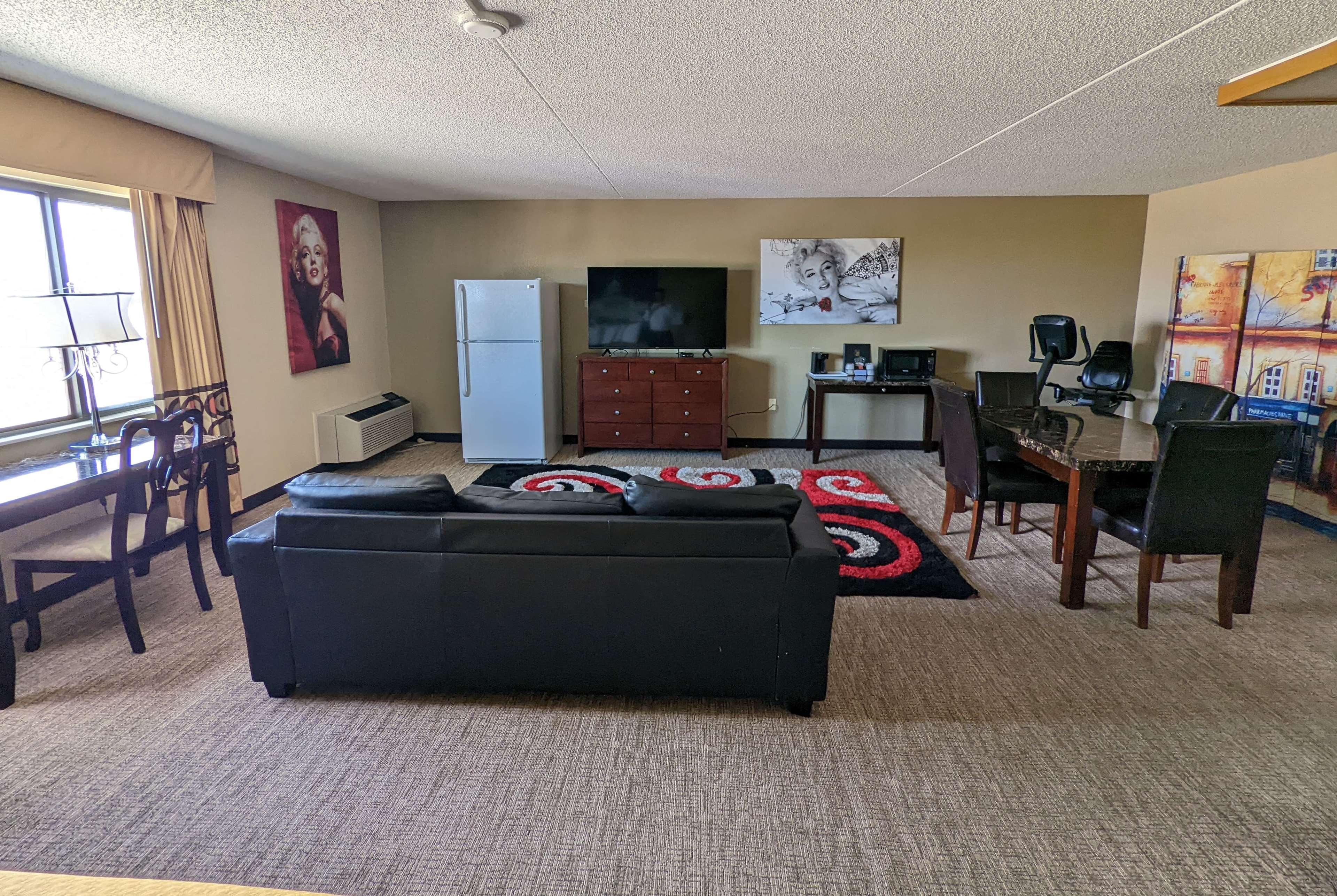 Super 8 By Wyndham North Hotel