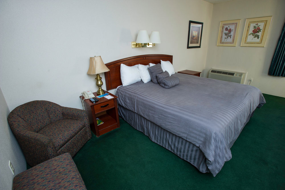 Super 8 By Wyndham North 2*