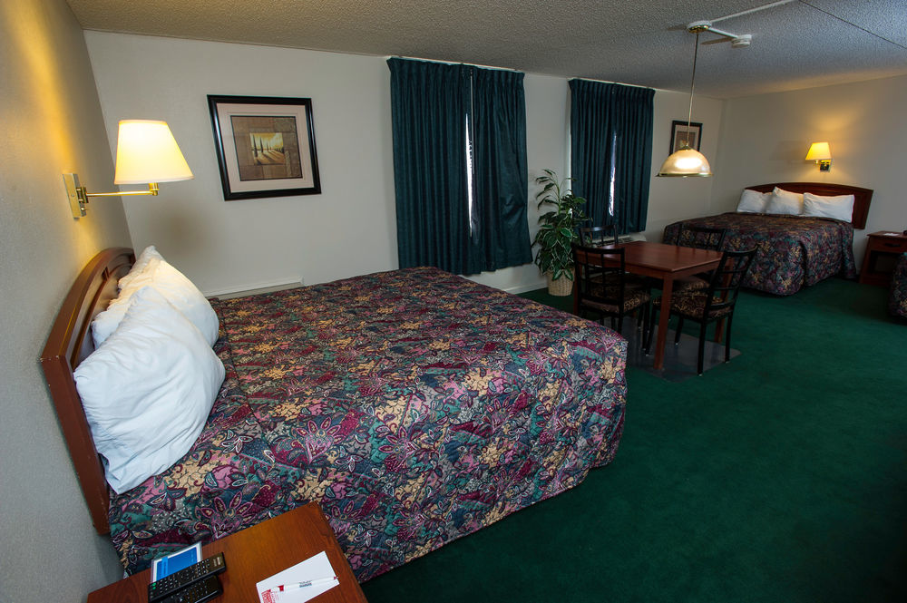 Super 8 By Wyndham North Hotel