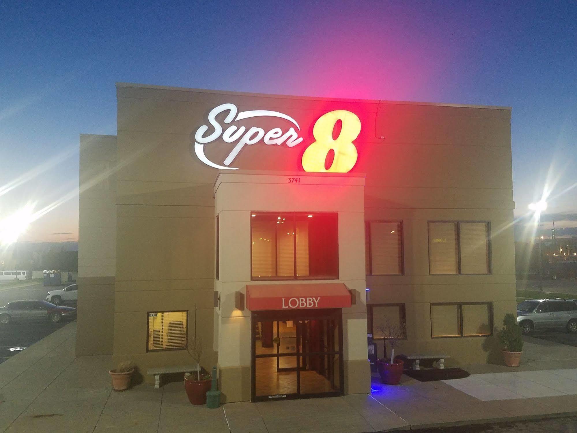 Super 8 By Wyndham North Wichita