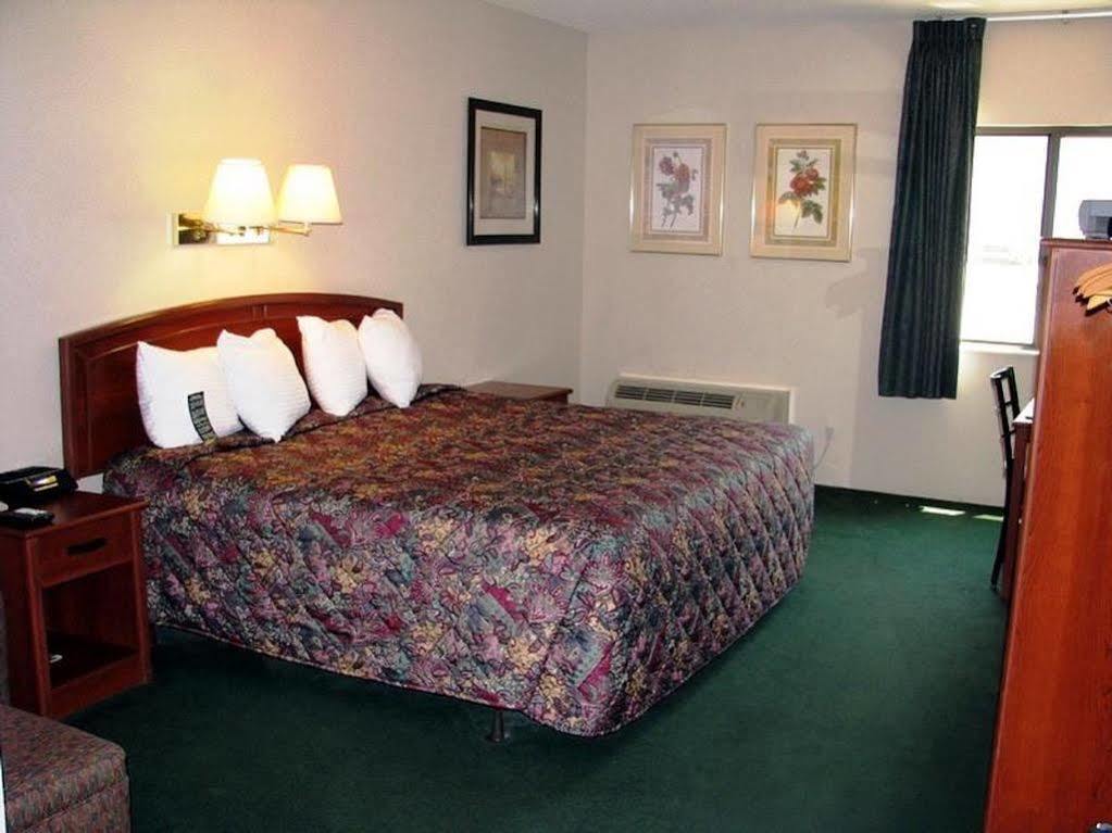 Super 8 By Wyndham North Hotel 2*