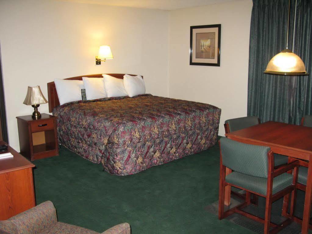 Super 8 By Wyndham North Hotel 2*