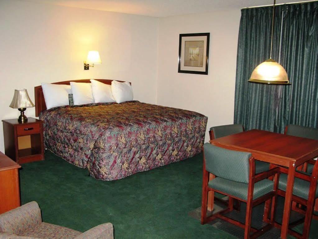 Hotel Super 8 By Wyndham North 2*