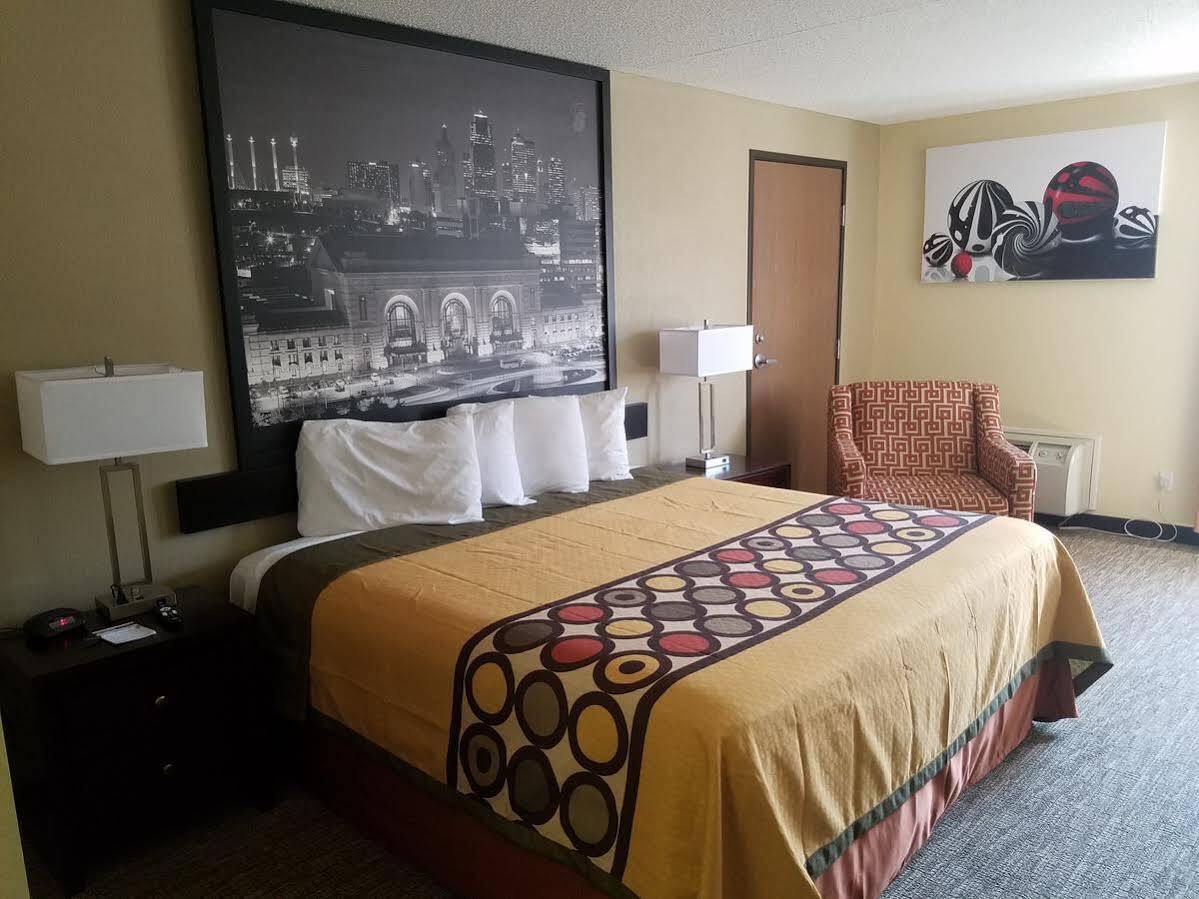 Super 8 By Wyndham North