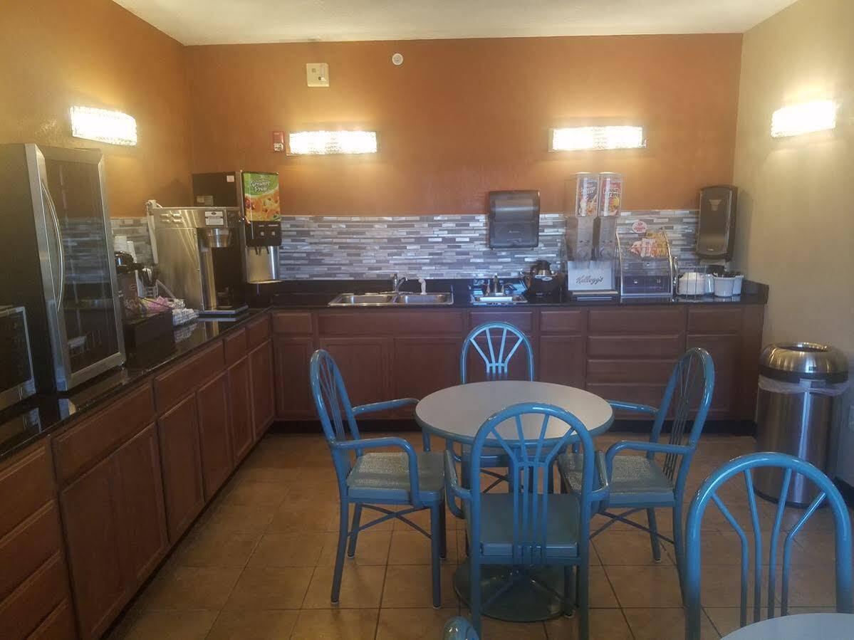 Super 8 By Wyndham North Hotel 2*