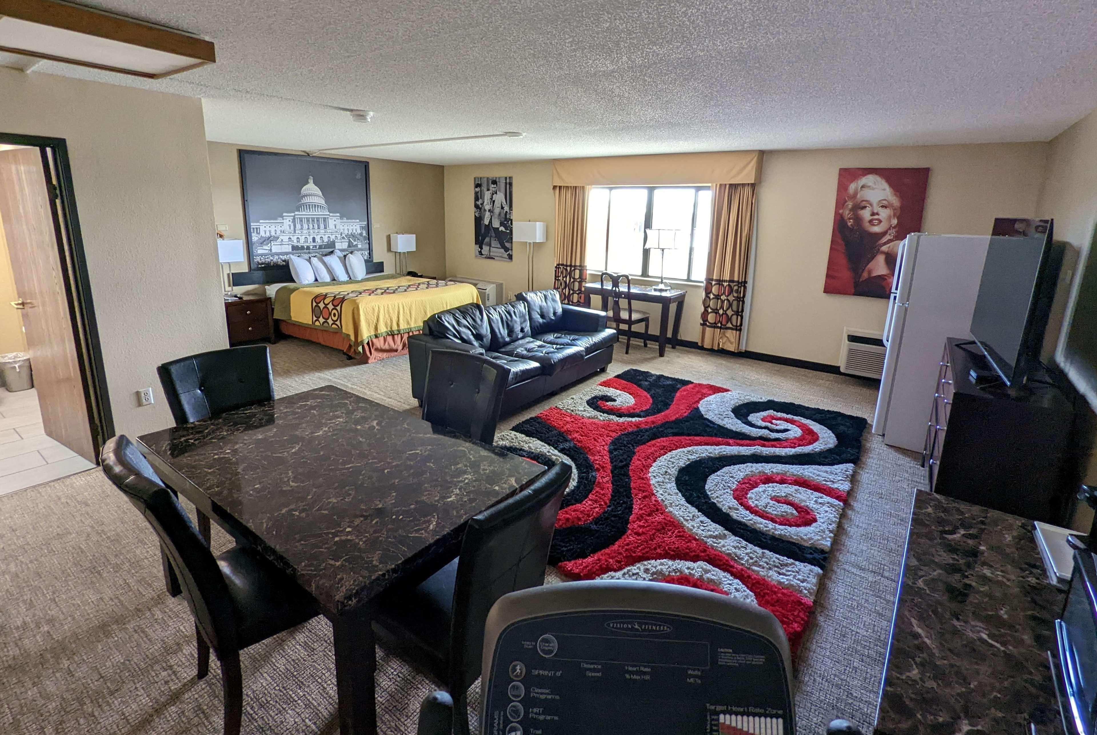 Super 8 By Wyndham North Hotel Wichita